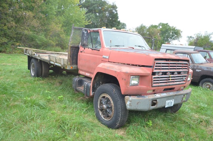 Image for 1984 Ford 600 Flat Bed Truck