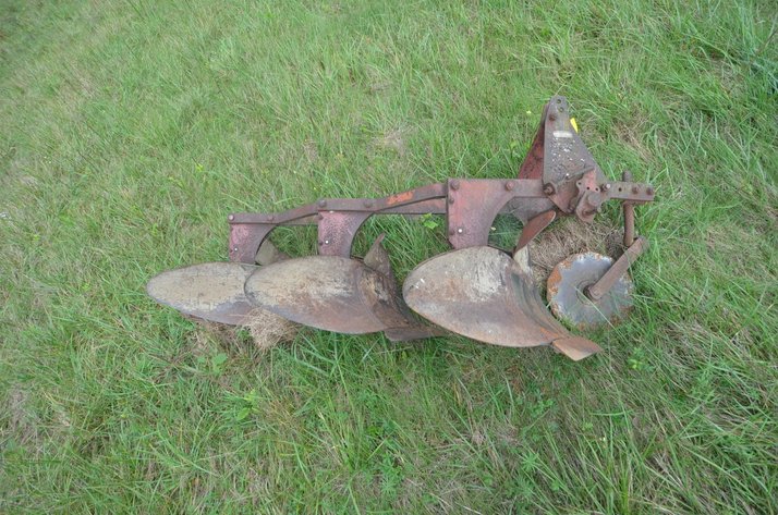 Image for Ford IOI 3-Point 3-Bottom Plow