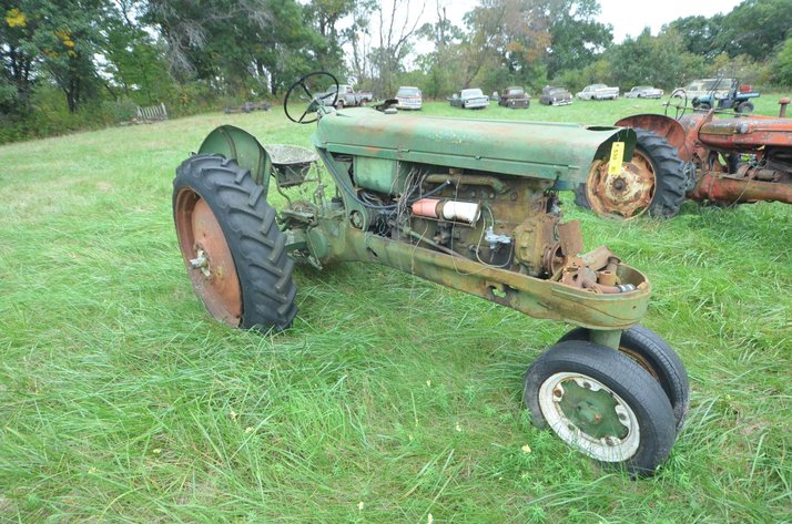 Image for Oliver 77 Diesel Tractor - Non Runner