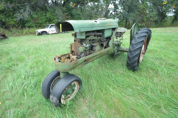 Image for Oliver 77 Diesel Tractor - Non Runner