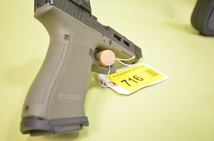 Image for Glock 17 Gen 4 9mm Pistol