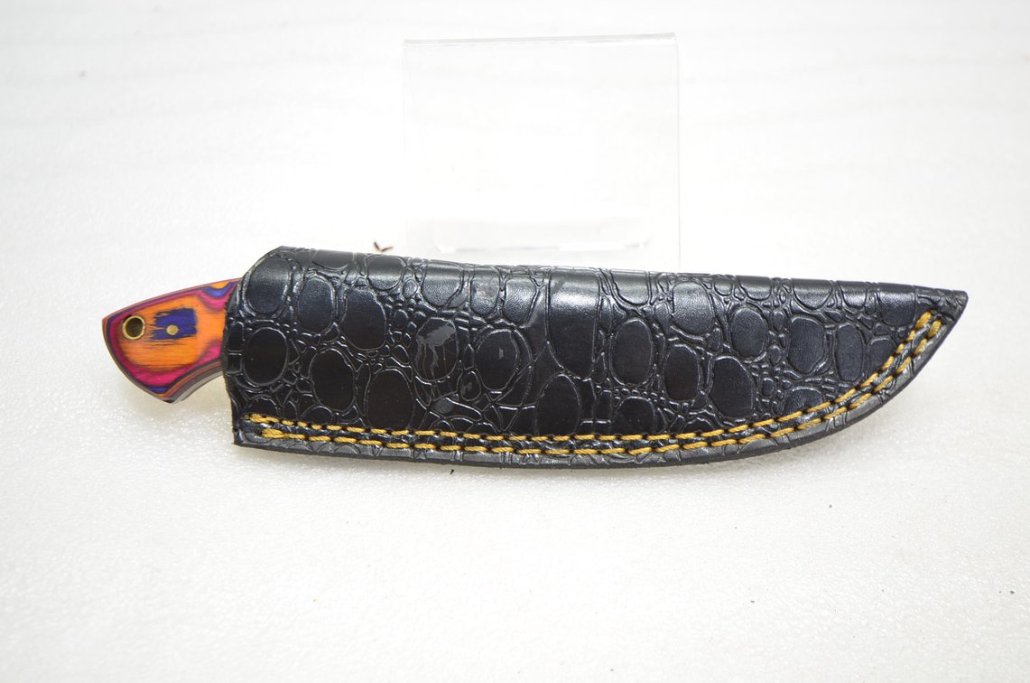 Damascus Steel Gut Hook Hunting Knife