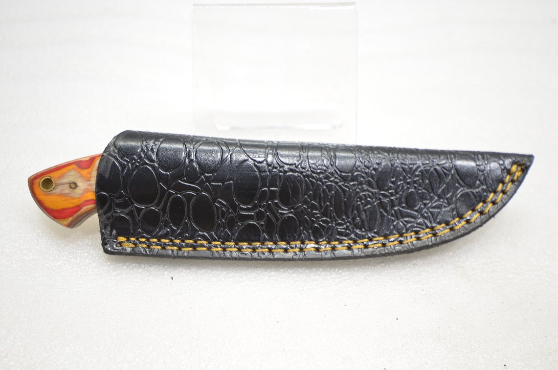 Damascus Steel Gut Hook Hunting Knife