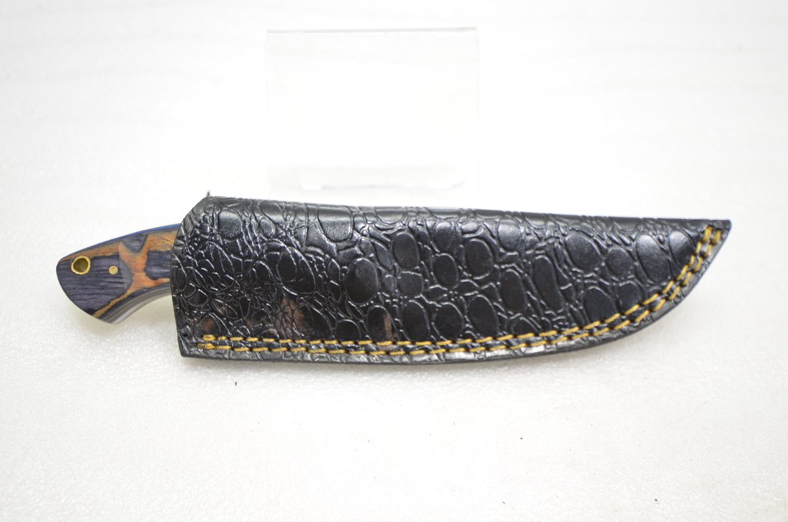 Damascus Steel Gut Hook Hunting Knife