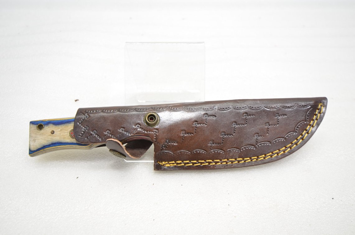 Damascus Steel Hunting Knife