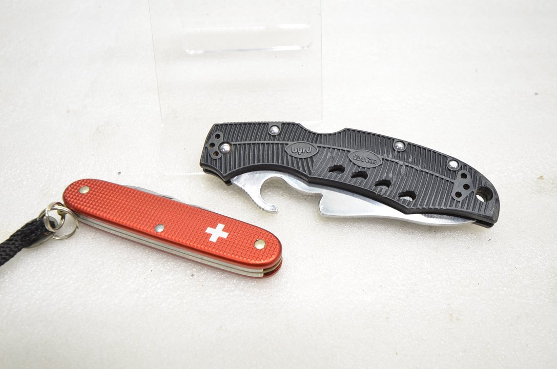 (2) Pocket Knives