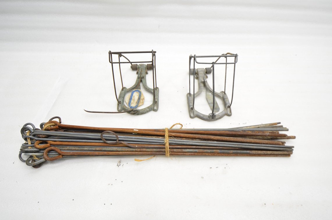 (2) Mole Traps, Stakes