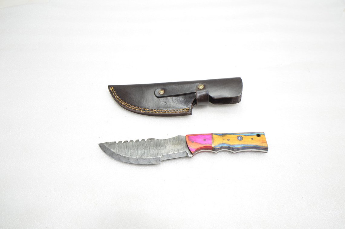 Damascus Steel Hunting Knife