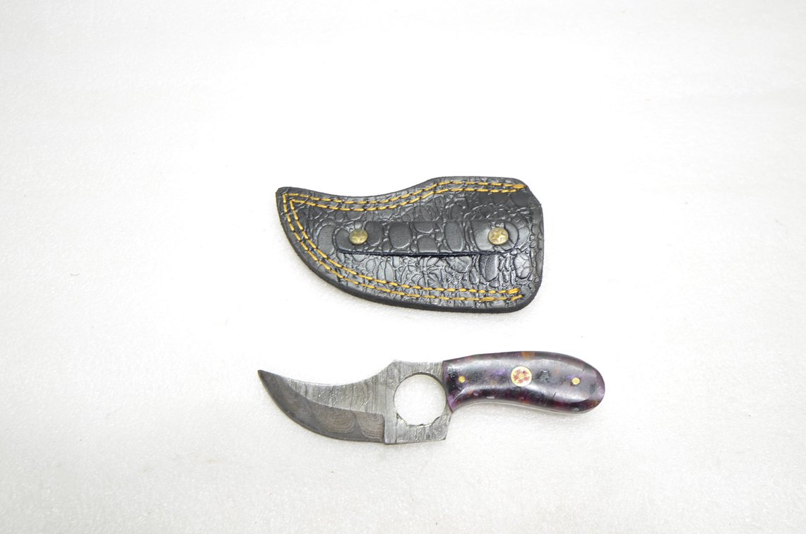 Damascus Steel Skinner Knife