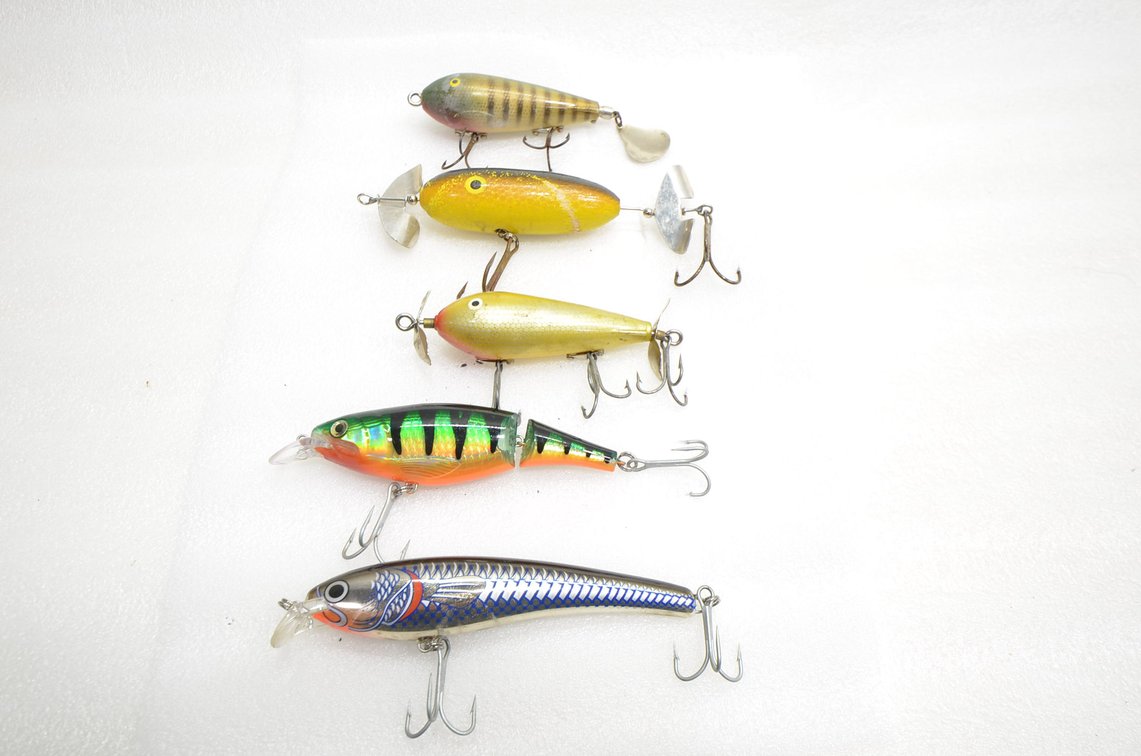 (5) Musky Lures
