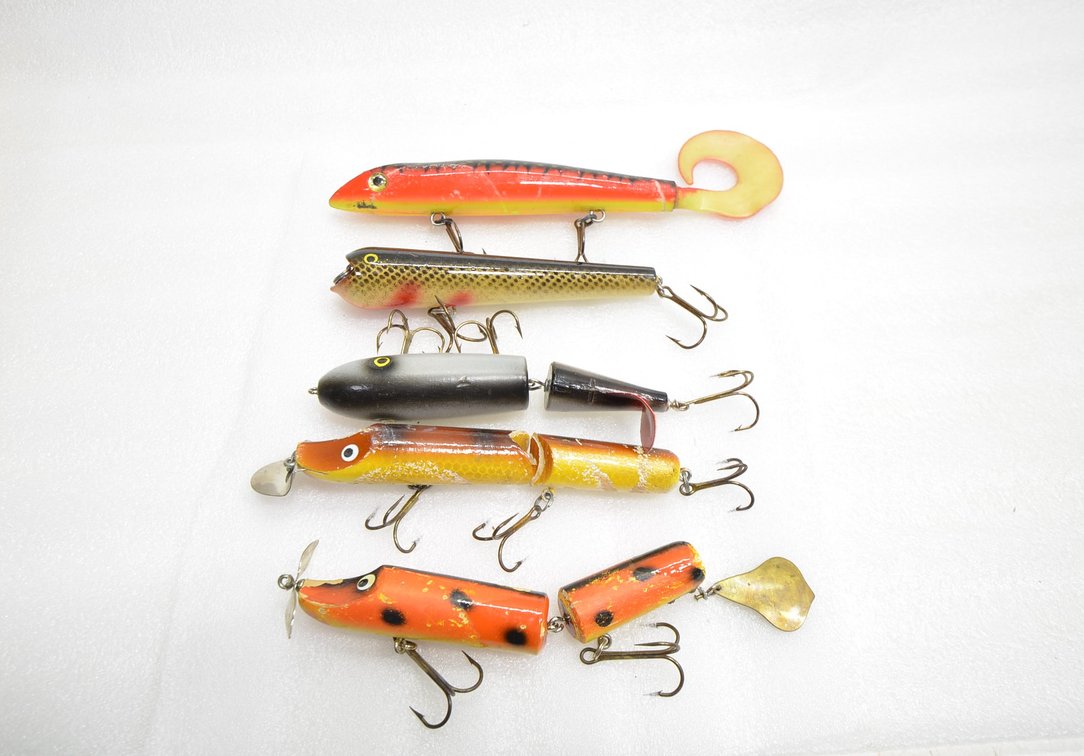 (5) Musky Lures