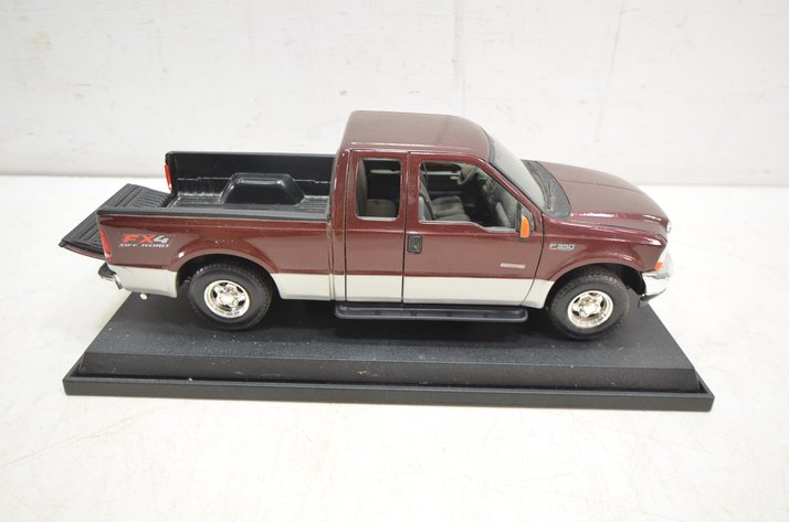 Image for (2) Die-Cast Collectible Cars