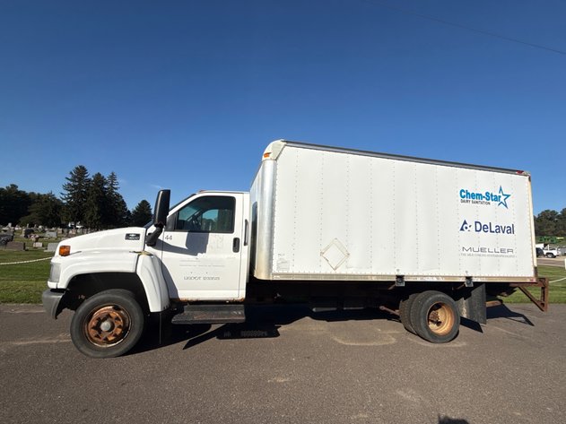 Image for 2009 Chevy C4500 Box Truck With Lift