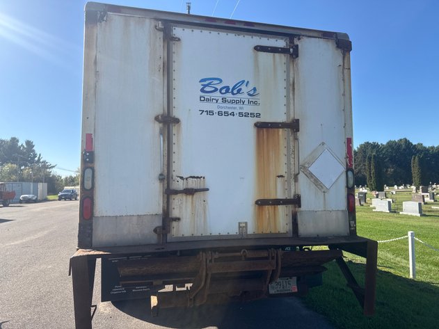 Image for 2009 Chevy C4500 Box Truck With Lift