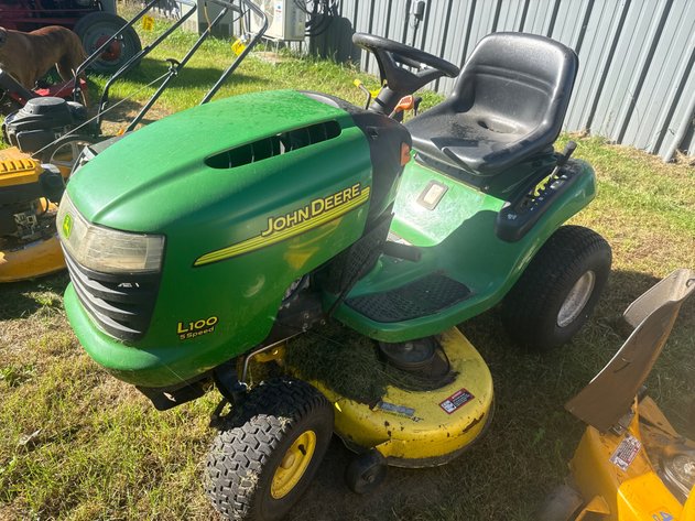 Image for John Deere L120 Riding Lawn Mower