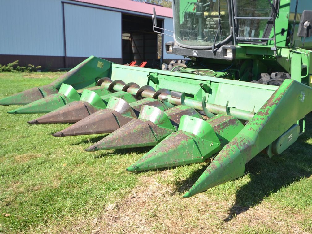 John Deere 643 Corn Head