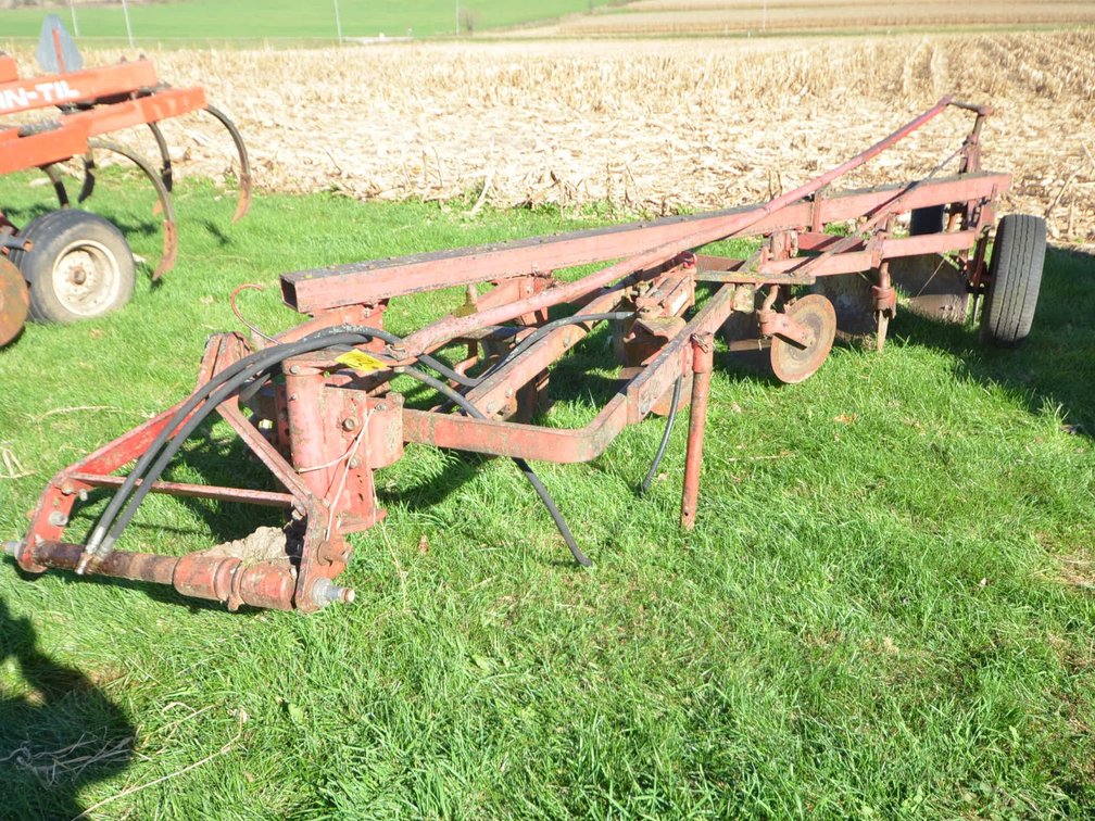 Massey Ferguson 6 Bottom Plow