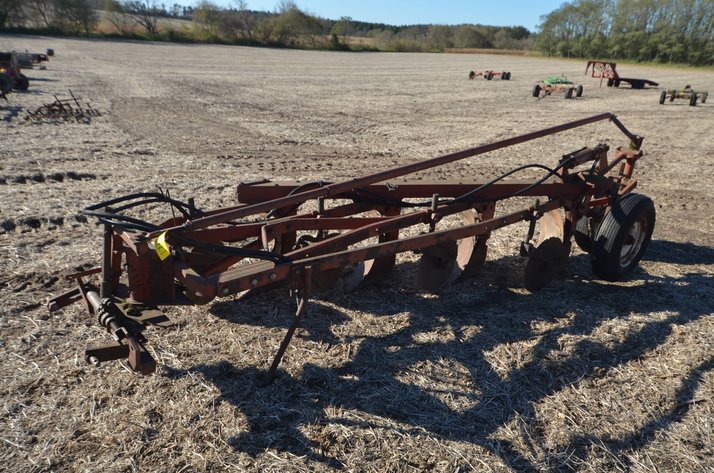 Image for International 540 Semi Mounted Plow