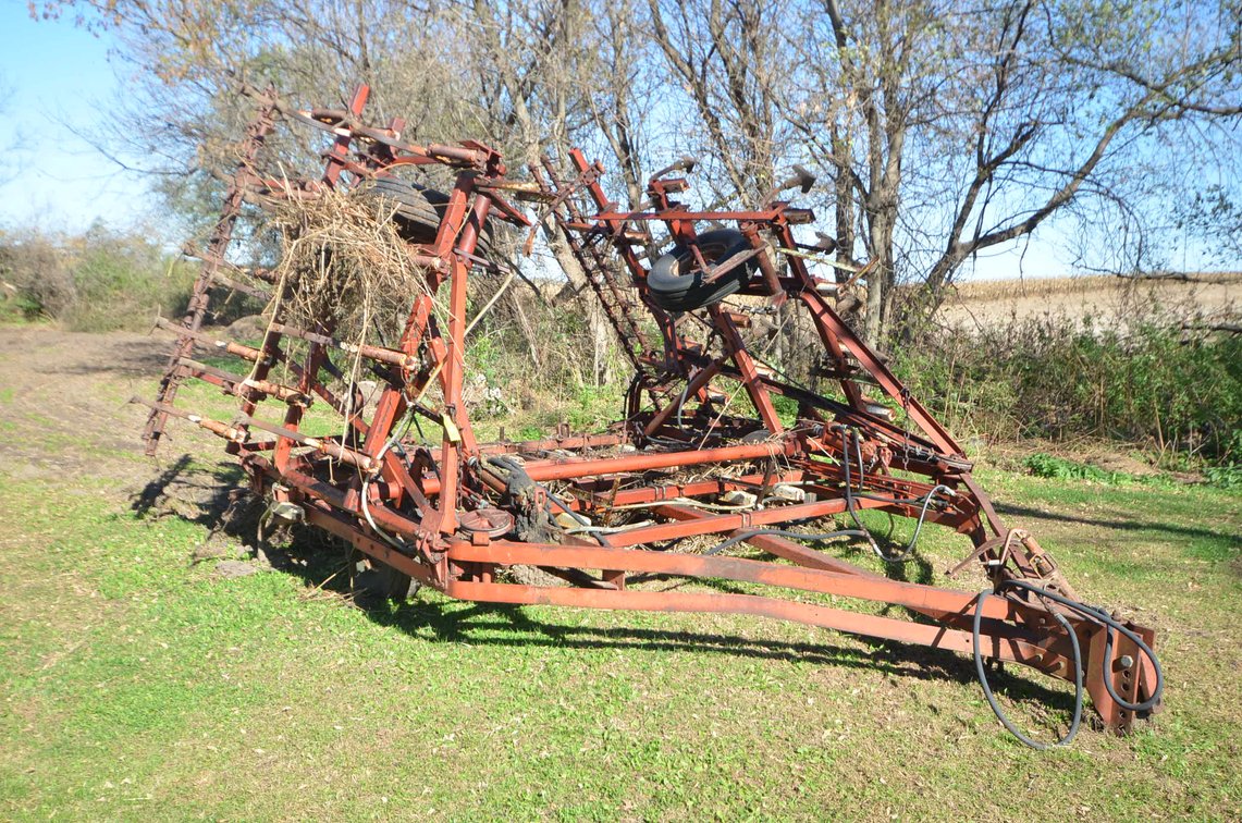 Wilrich Folding Field Cultivator