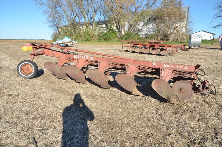 Image for White Semi Mounted Plow