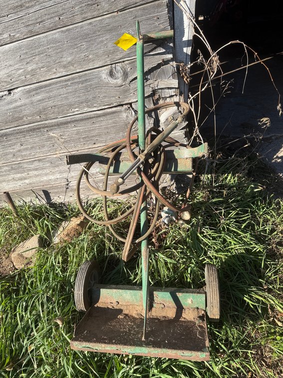 Torch Cart with Regulators and Cutting End
