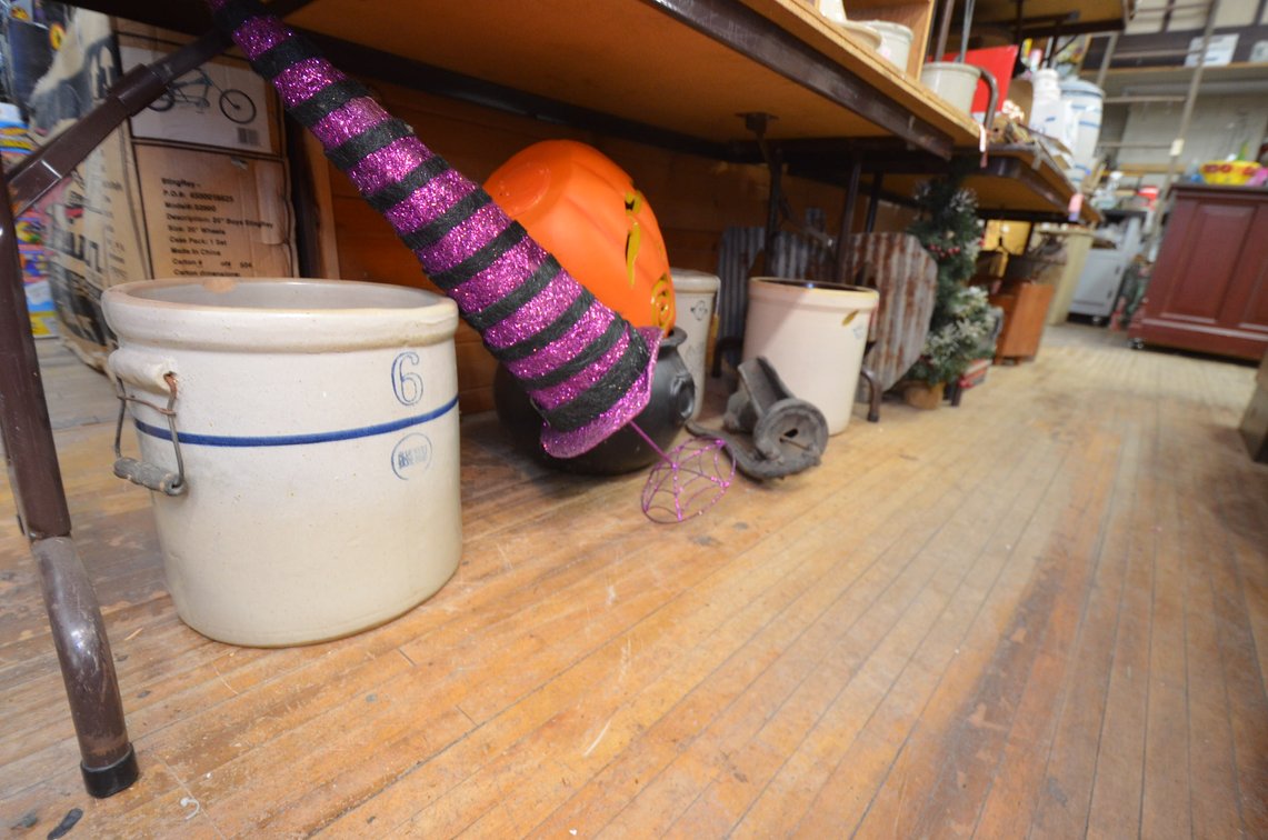 Image for STARGAZERS INVENTORY REDUCTION: VINTAGE FURNITURE & TOYS, CROCKS, COLLECTIBLES, and MORE! - Durand, WI