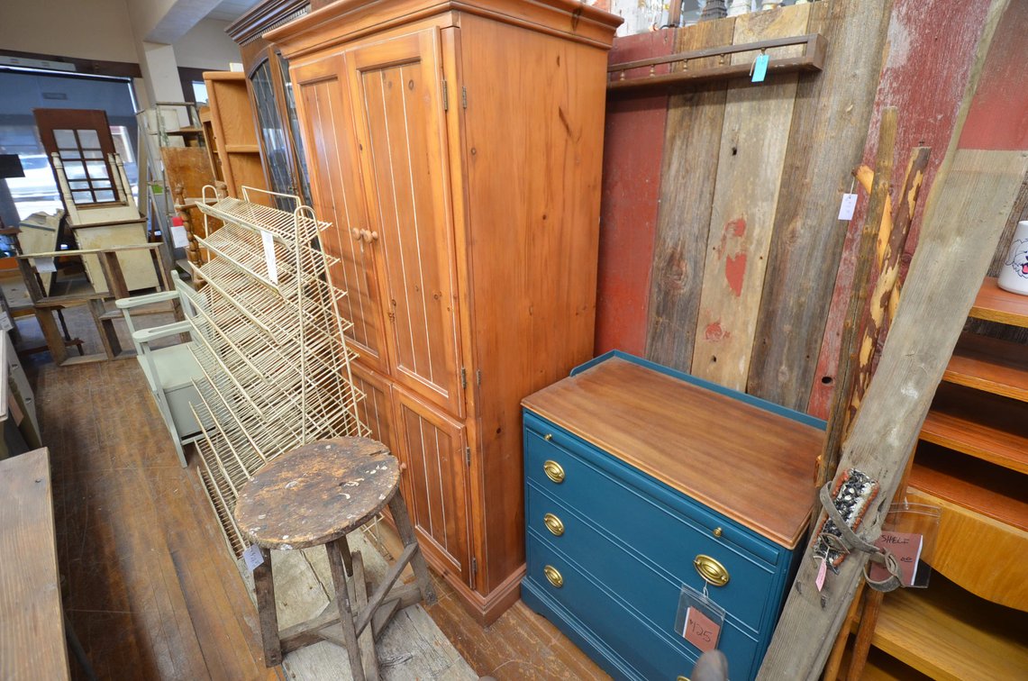 Image for STARGAZERS INVENTORY REDUCTION: VINTAGE FURNITURE & TOYS, CROCKS, COLLECTIBLES, and MORE! - Durand, WI
