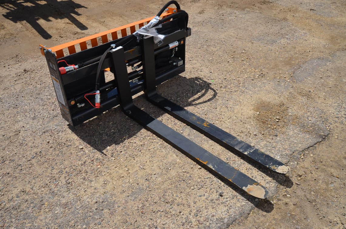Wolverine Pallet Fork Hydraulic Adjustable