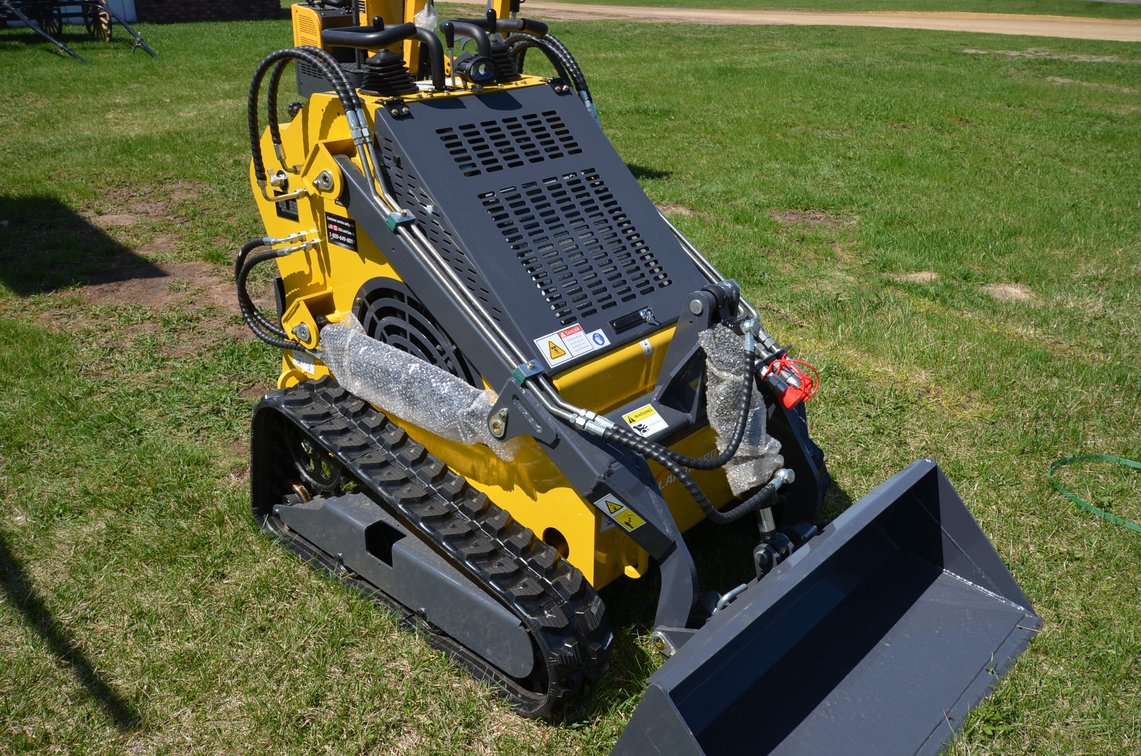 Landhero Mini Skid Steer Loader