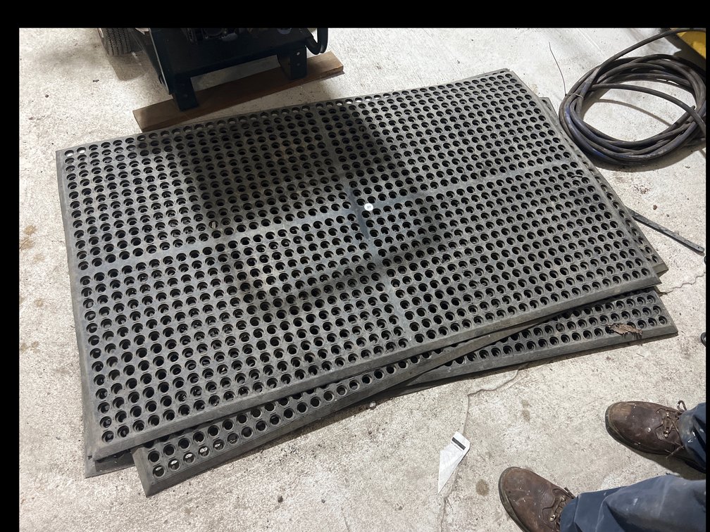4 Large Rubber Mats