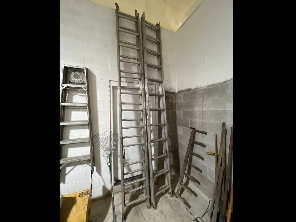 (2) 24’ Aluminum Ladders