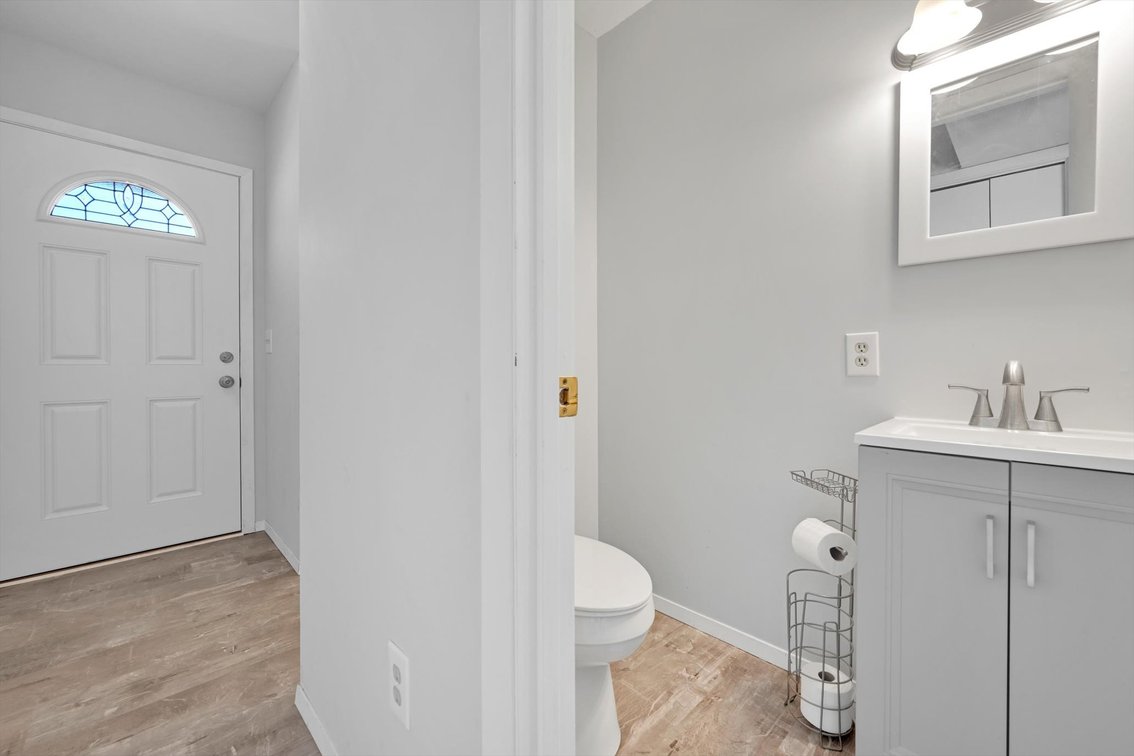 Image for Palmyra Real Estate Auction - Interior Townhome