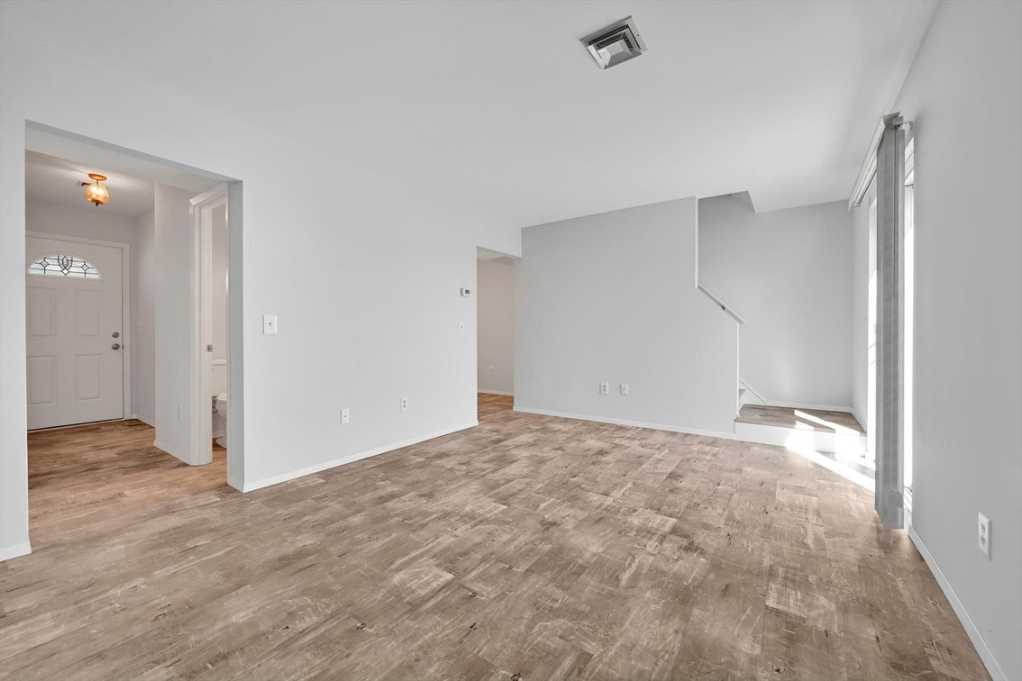Image for Palmyra Real Estate Auction - Interior Townhome