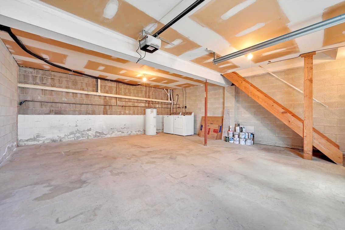Image for Palmyra Real Estate Auction - Interior Townhome