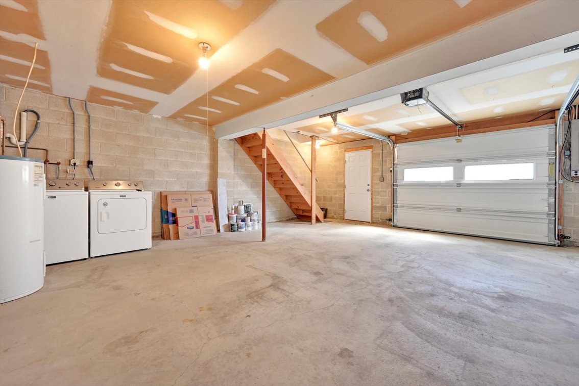 Image for Palmyra Real Estate Auction - Interior Townhome