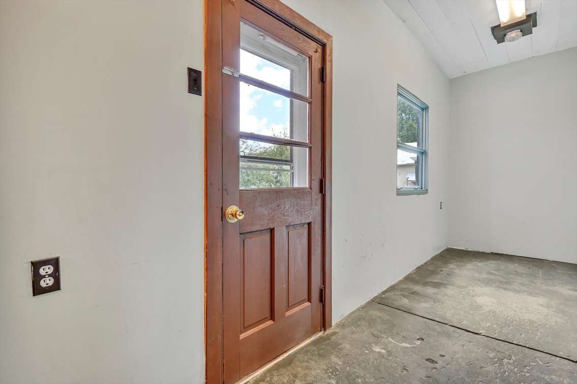 Image for Real Estate Auction - Jonestown
