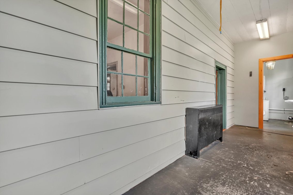 Image for Real Estate Auction - Jonestown