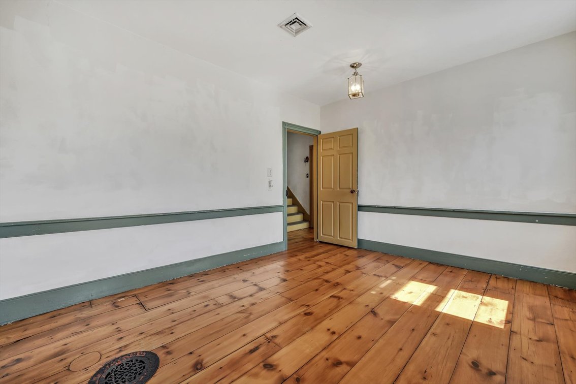 Image for Real Estate Auction - Jonestown