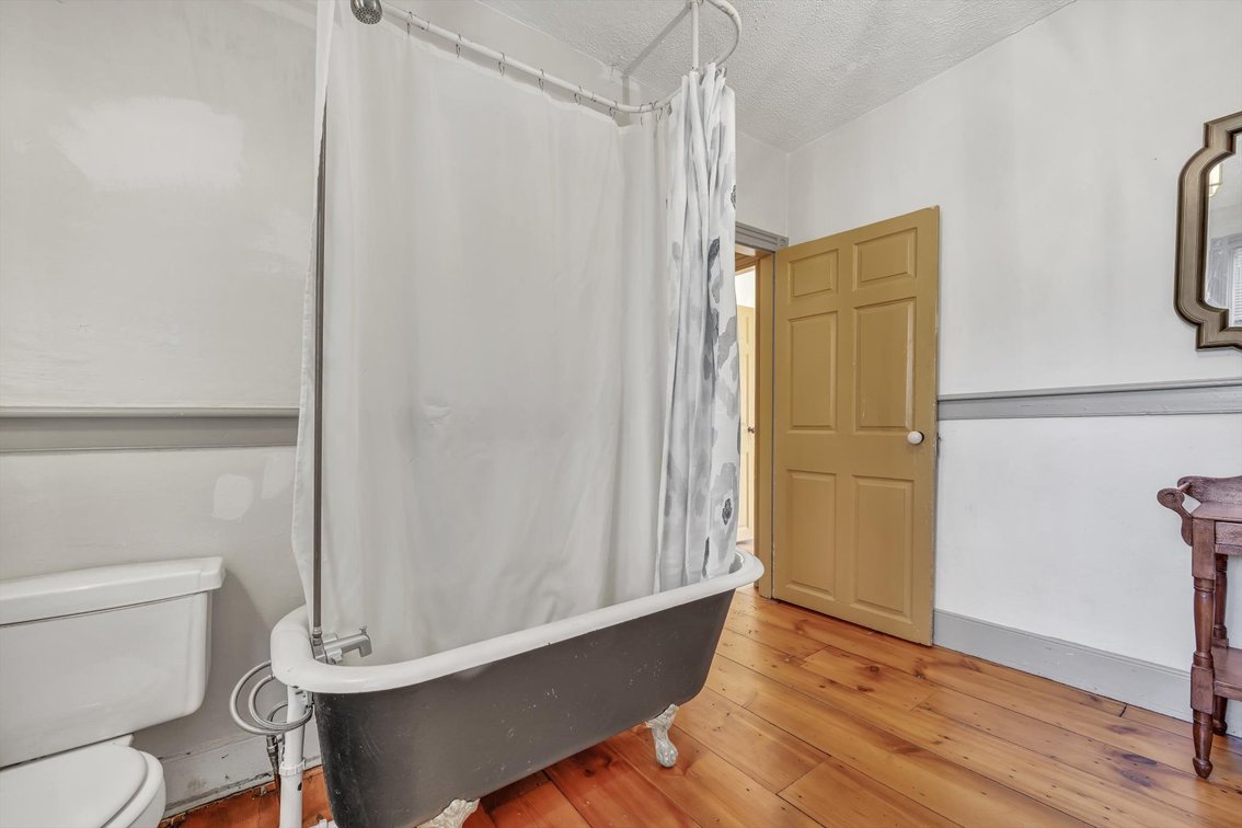 Image for Real Estate Auction - Jonestown