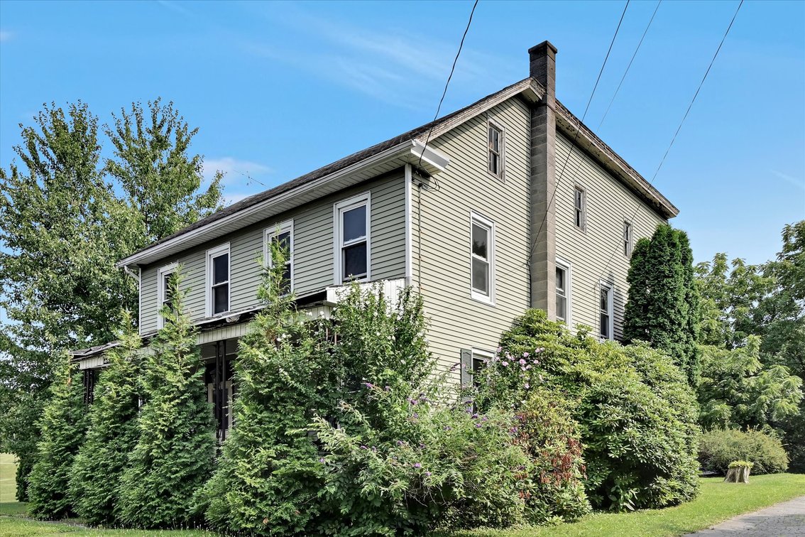 Image for ONLINE REAL ESTATE AUCTION - FIXER UPPER!