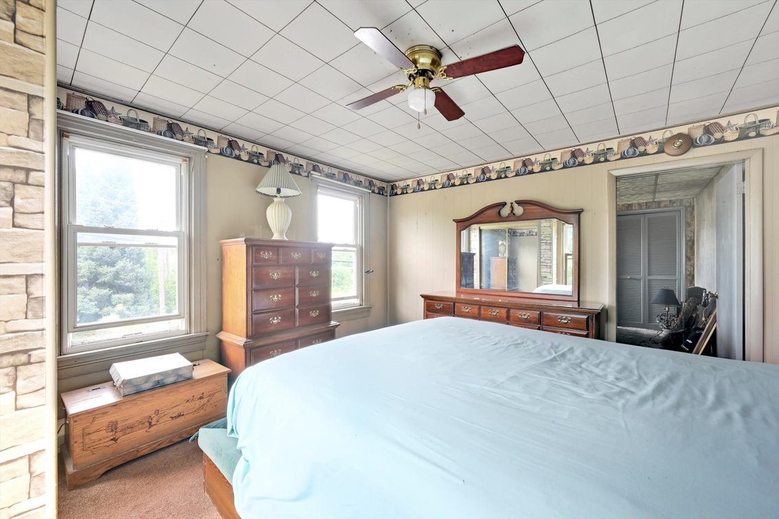 Image for ONLINE REAL ESTATE AUCTION - FIXER UPPER!