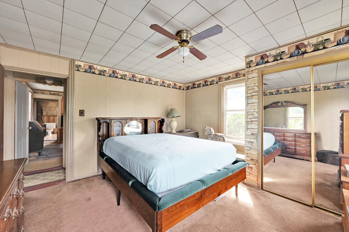 Image for ONLINE REAL ESTATE AUCTION - FIXER UPPER!
