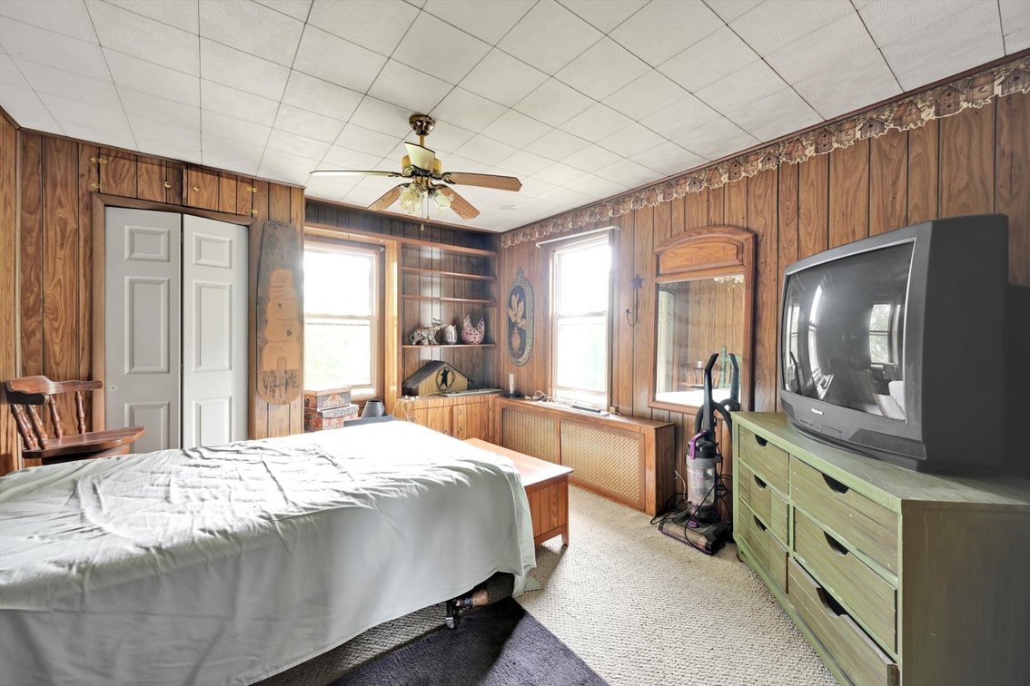 Image for ONLINE REAL ESTATE AUCTION - FIXER UPPER!