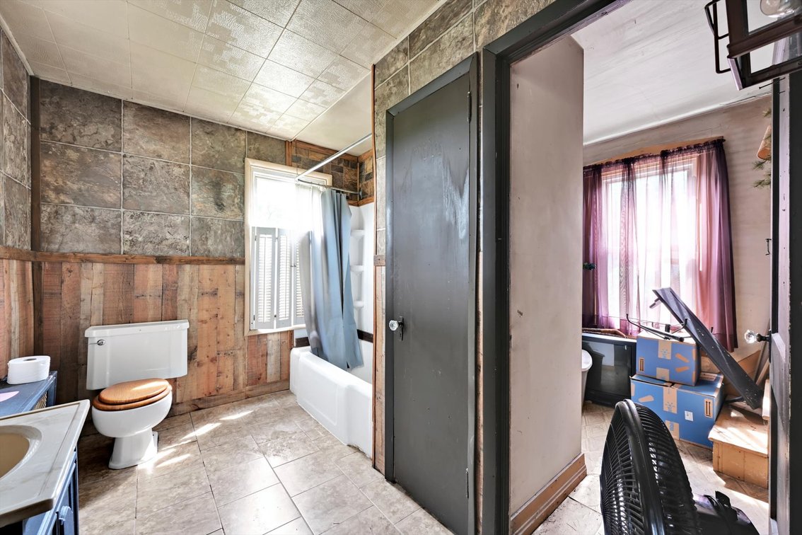 Image for ONLINE REAL ESTATE AUCTION - FIXER UPPER!