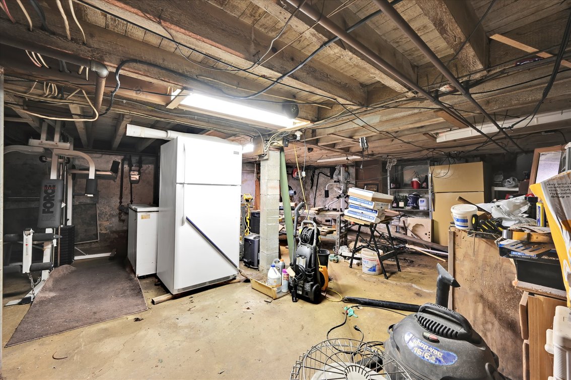 Image for ONLINE REAL ESTATE AUCTION - FIXER UPPER!