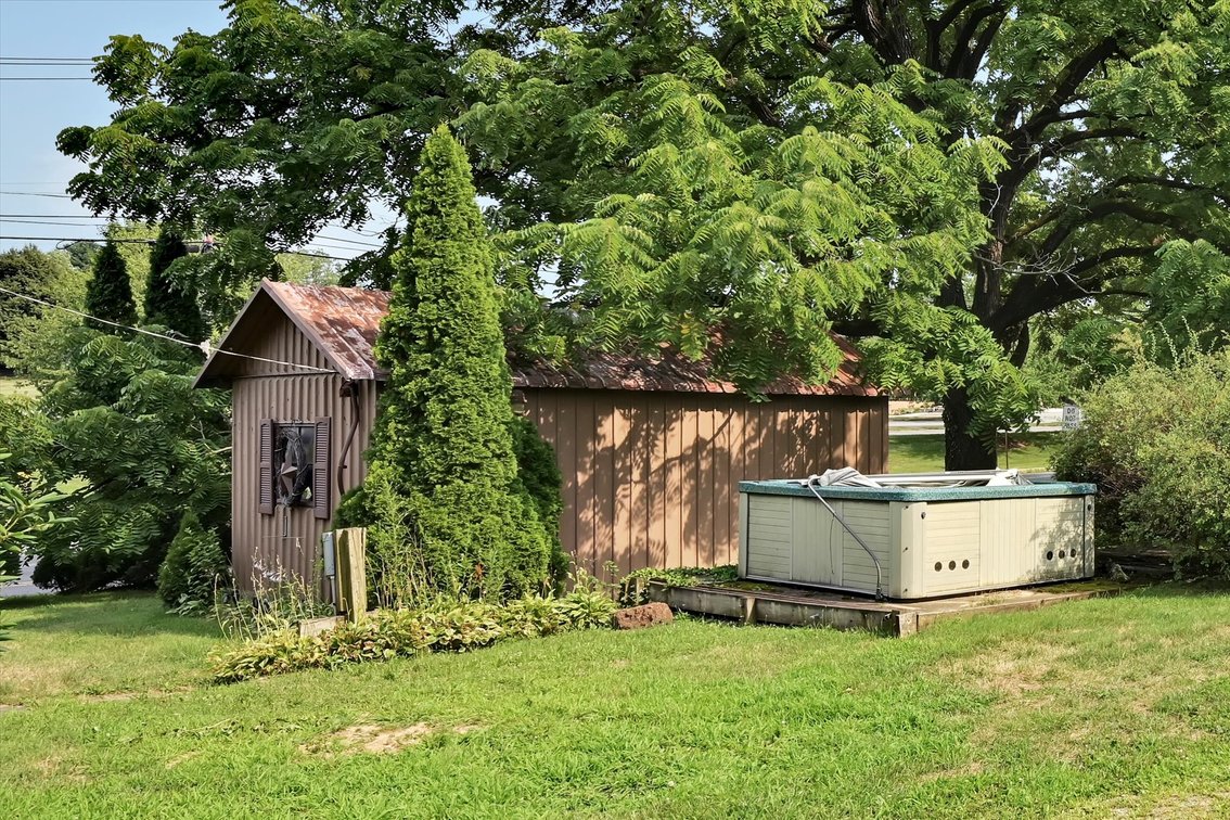Image for ONLINE REAL ESTATE AUCTION - FIXER UPPER!