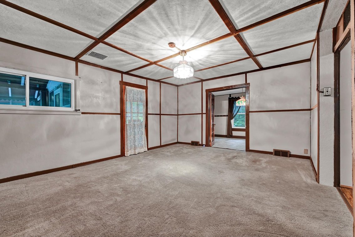 Image for Online Real Estate Auction - FIXER UPPER Cottage in Mount Gretna