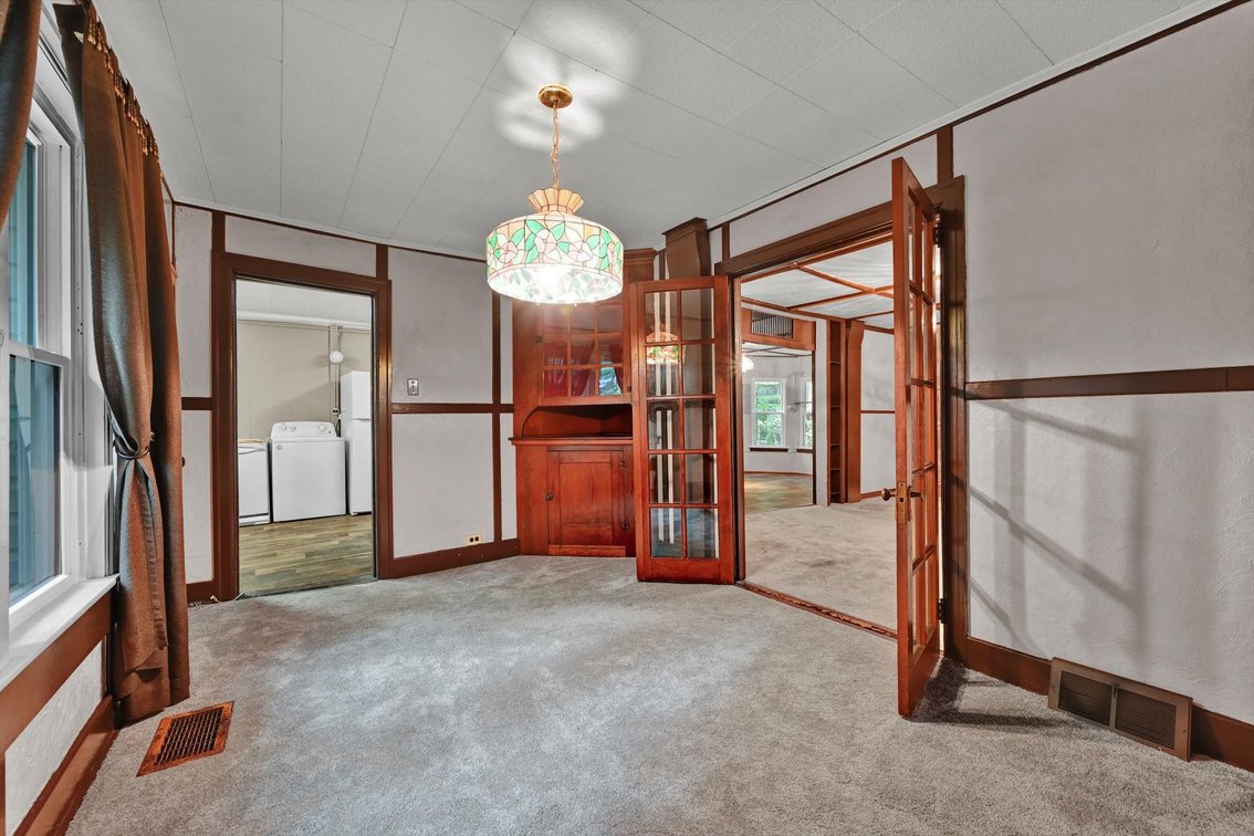 Image for Online Real Estate Auction - FIXER UPPER Cottage in Mount Gretna
