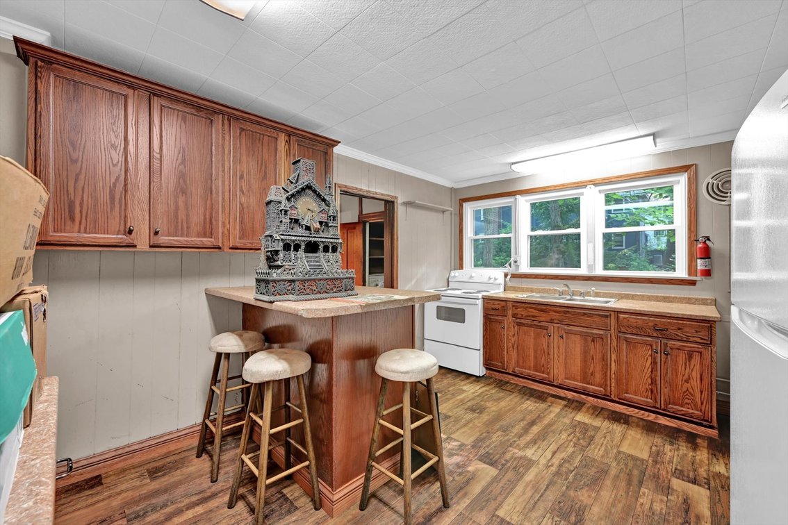 Image for Online Real Estate Auction - FIXER UPPER Cottage in Mount Gretna
