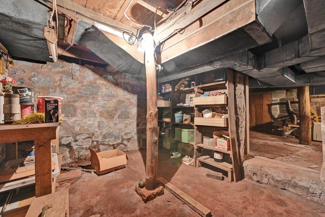 Image for Online Real Estate Auction - FIXER UPPER Cottage in Mount Gretna